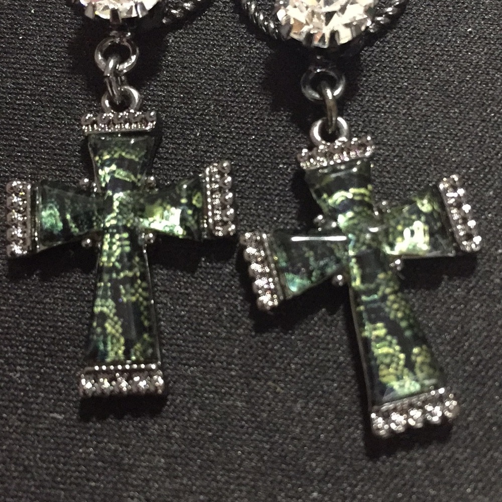 Jewelry - Picture 3 of 3